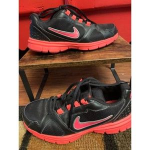 Nike SHARP Barely Worn Hot Pink Black Running Cross Training Shoes 5.5 Y Women 7